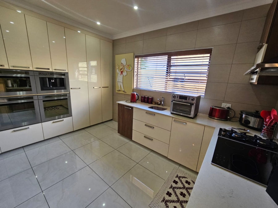 5 Bedroom Property for Sale in Vaalpark Free State